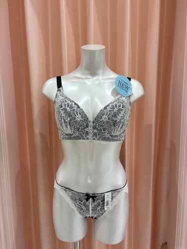 \新色・新作入荷❣️/
