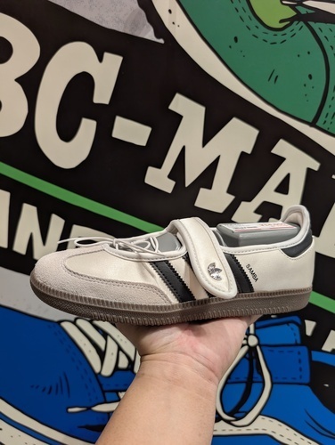 【ADIDAS新作 SAMBA JANE】
