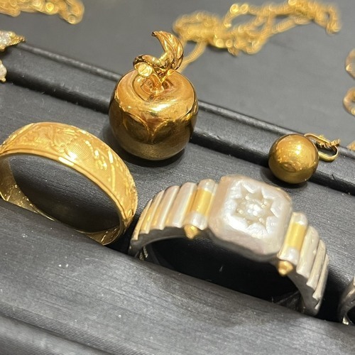 金の指輪