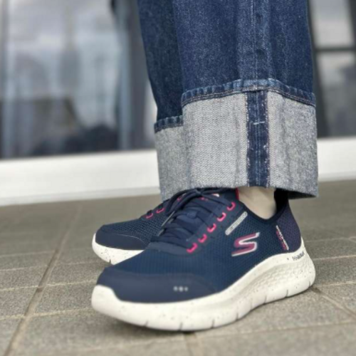 26091702
