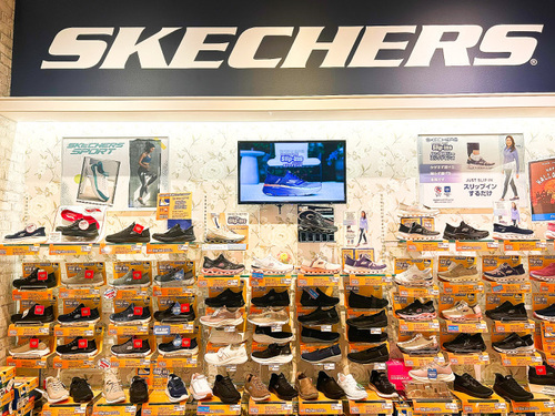 Paradeスケッチャーズ店内